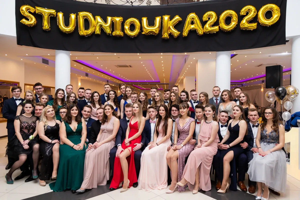 Studniówka uczniów ostrowskiego Kopernika (zdjęcia, wideo)