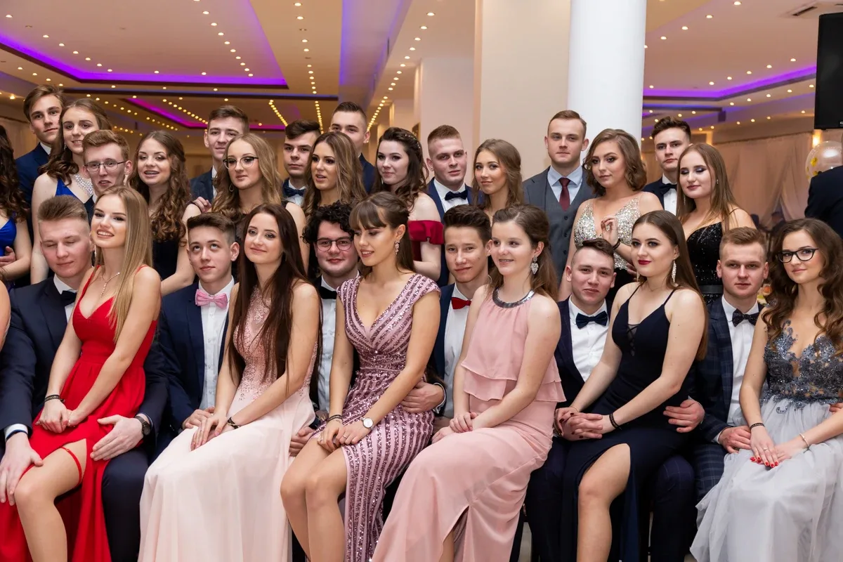 Studniówka uczniów ostrowskiego Kopernika (zdjęcia, wideo)