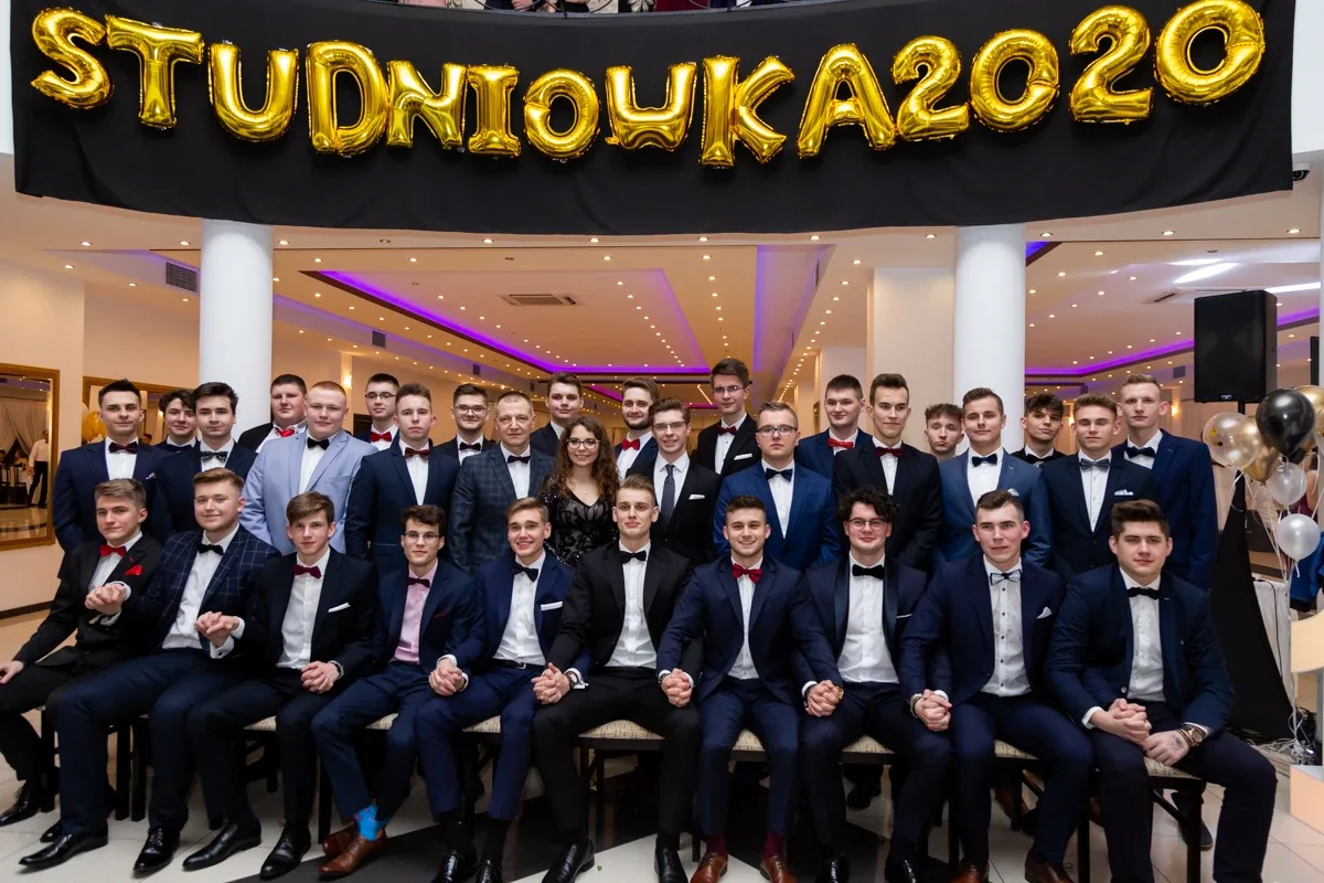 Studniówka uczniów ostrowskiego Kopernika (zdjęcia, wideo)