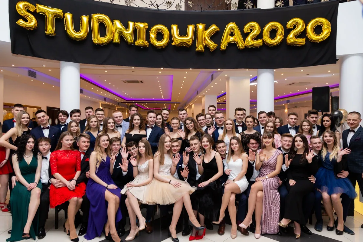 Studniówka uczniów ostrowskiego Kopernika (zdjęcia, wideo)