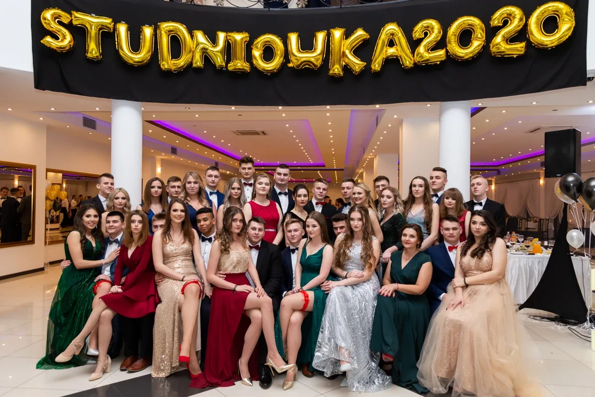 Studniówka uczniów ostrowskiego Kopernika (zdjęcia, wideo)