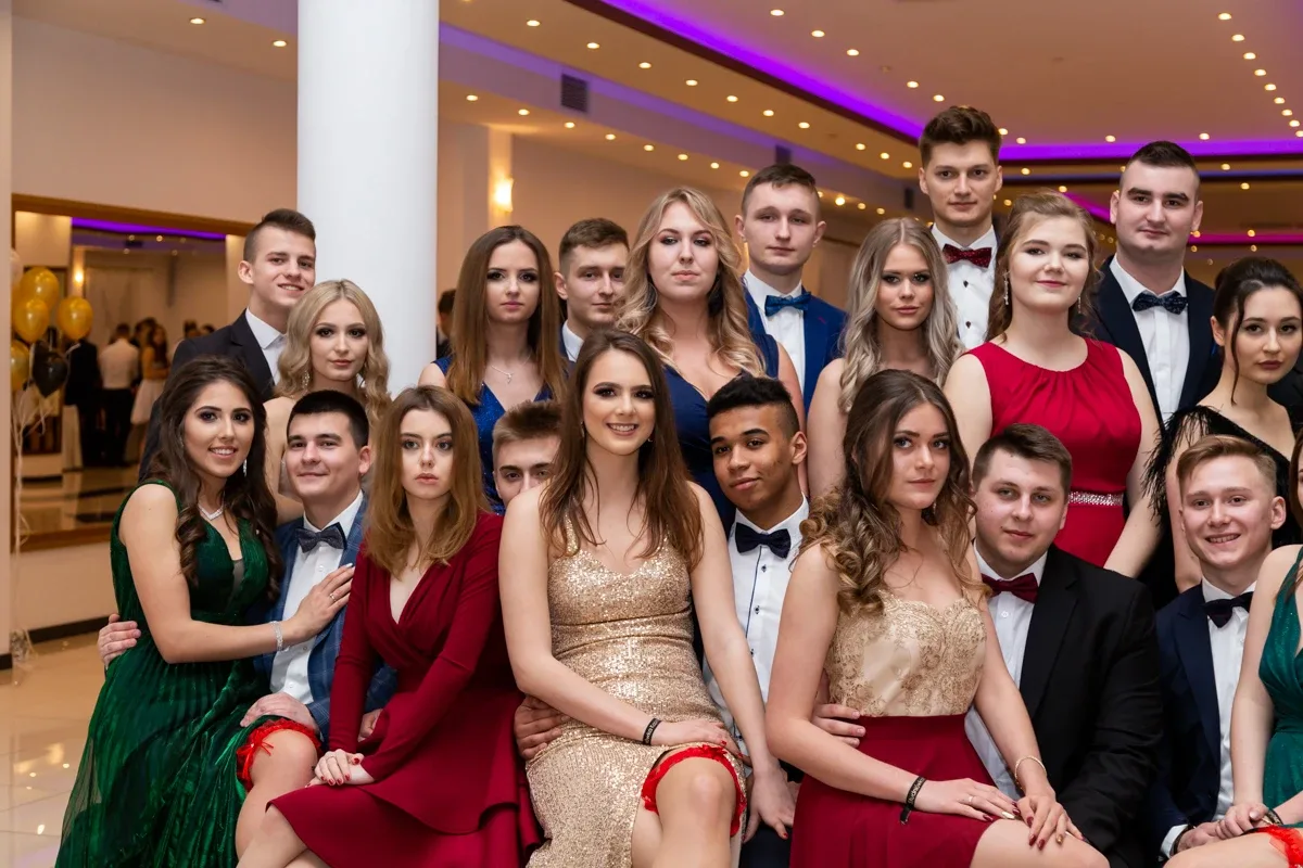 Studniówka uczniów ostrowskiego Kopernika (zdjęcia, wideo)
