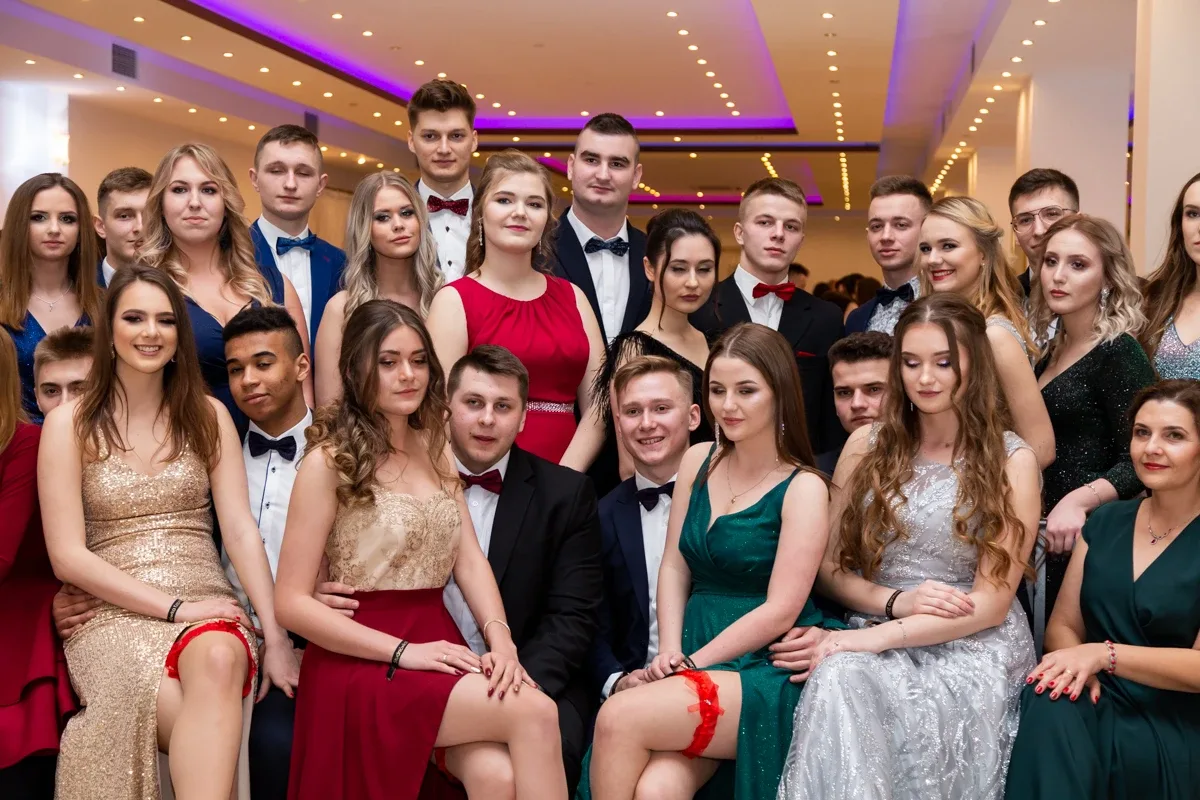 Studniówka uczniów ostrowskiego Kopernika (zdjęcia, wideo)
