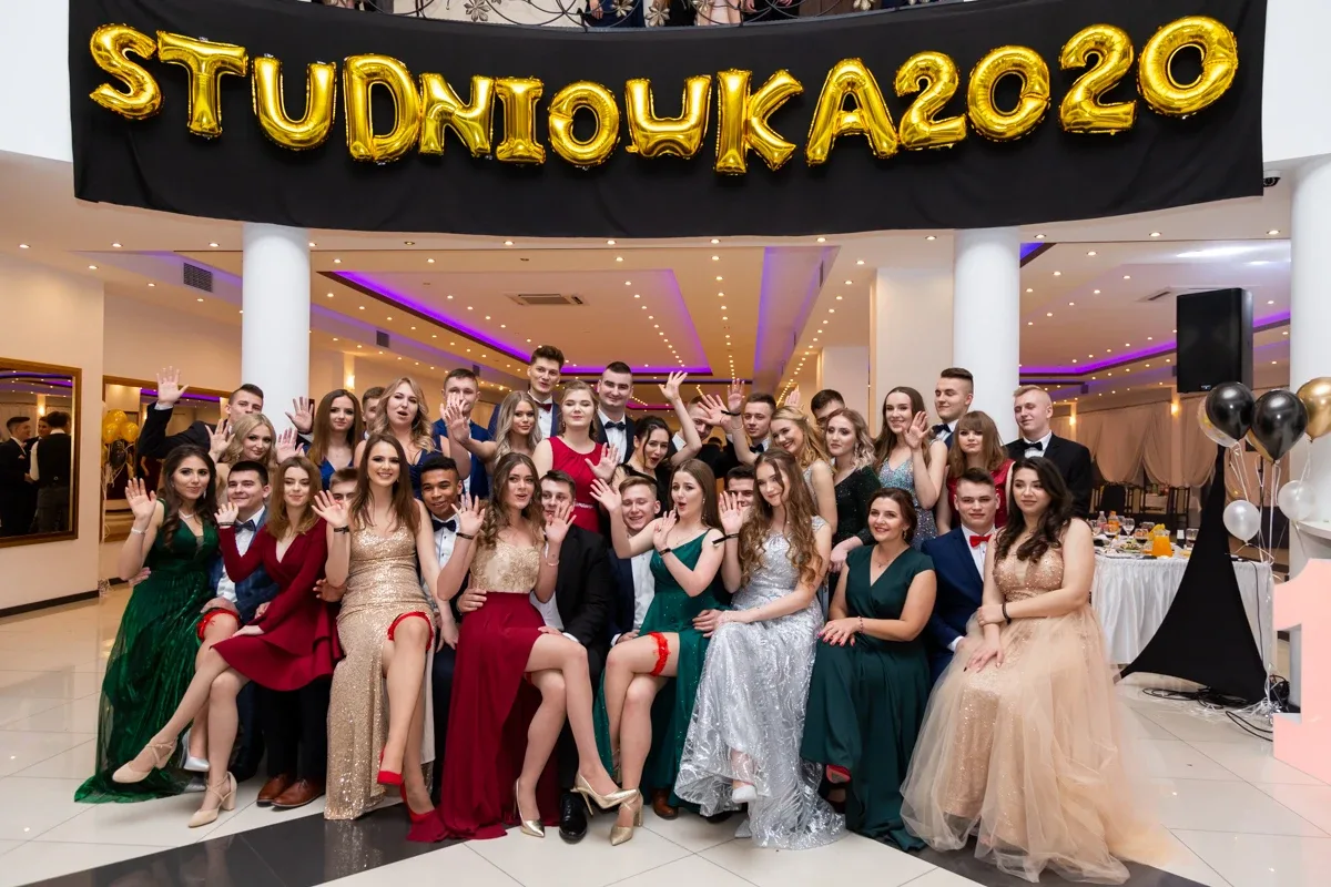 Studniówka uczniów ostrowskiego Kopernika (zdjęcia, wideo)