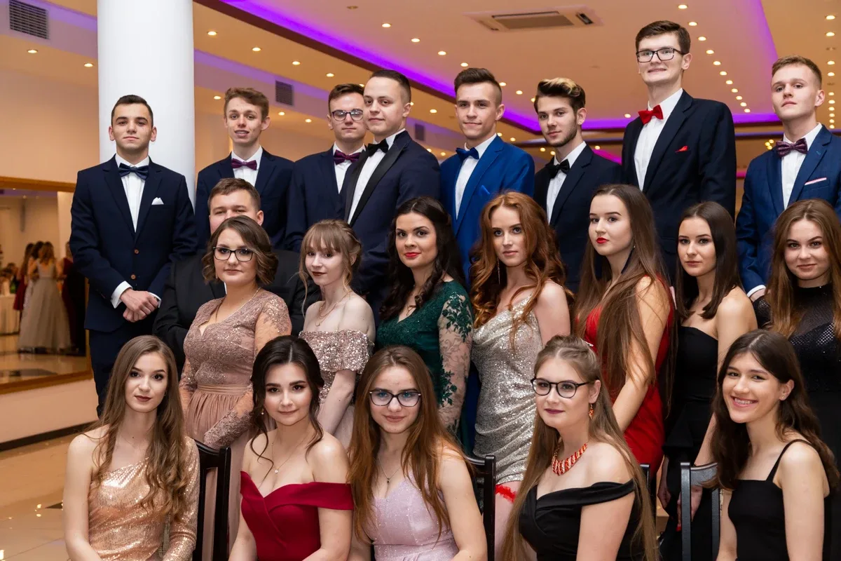 Studniówka uczniów ostrowskiego Kopernika (zdjęcia, wideo)