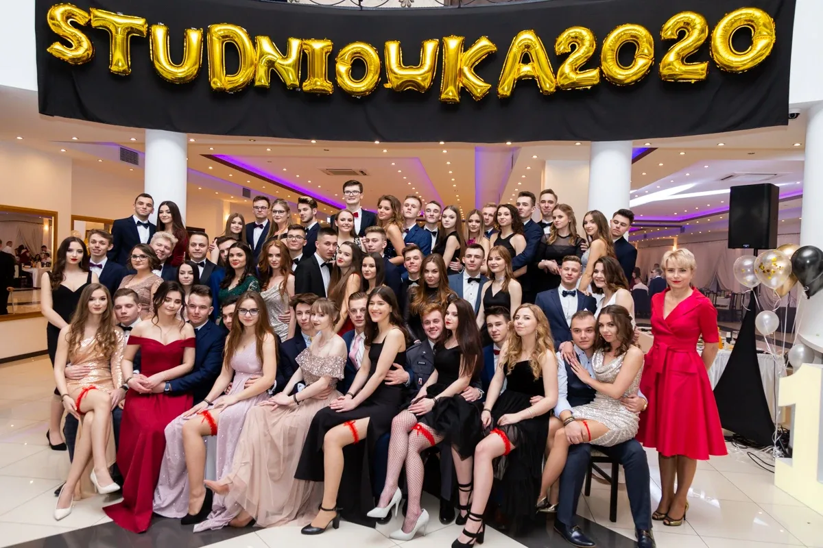 Studniówka uczniów ostrowskiego Kopernika (zdjęcia, wideo)