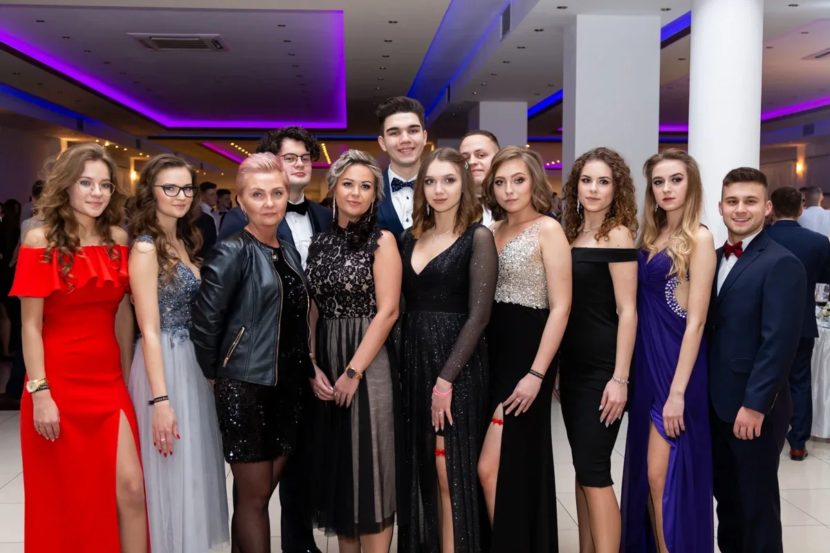 Studniówka uczniów ostrowskiego Kopernika (zdjęcia, wideo)