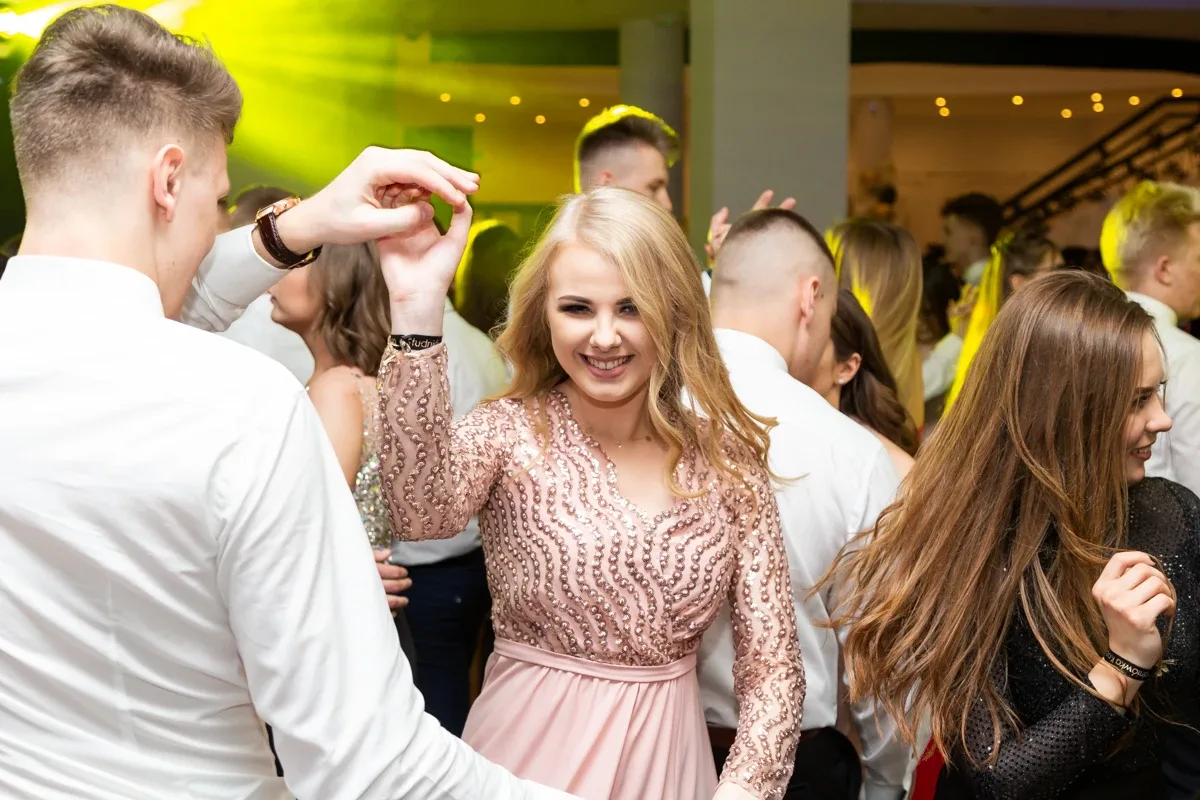Studniówka uczniów ostrowskiego Kopernika (zdjęcia, wideo)