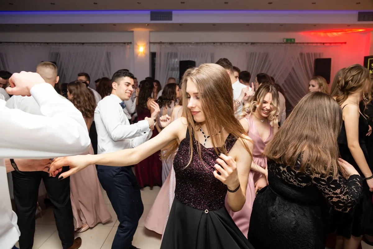 Studniówka uczniów ostrowskiego Kopernika (zdjęcia, wideo)