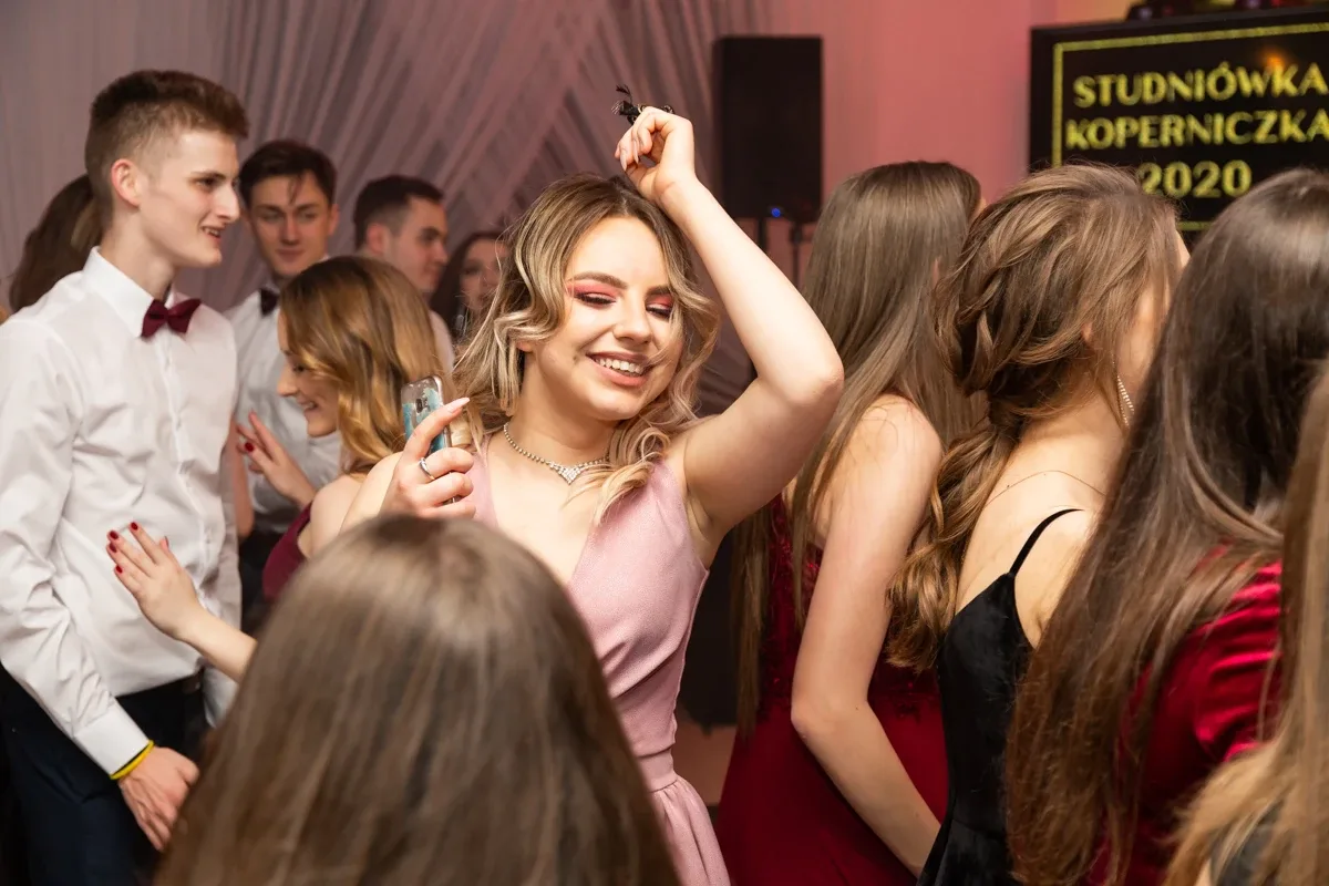 Studniówka uczniów ostrowskiego Kopernika (zdjęcia, wideo)