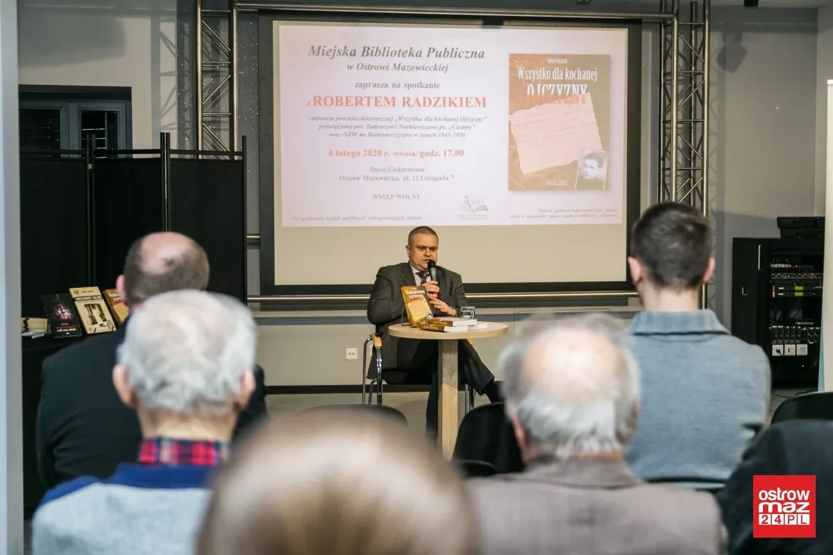 Robert Radzik gościem ostrowskiej biblioteki (zdjęcia, wideo)