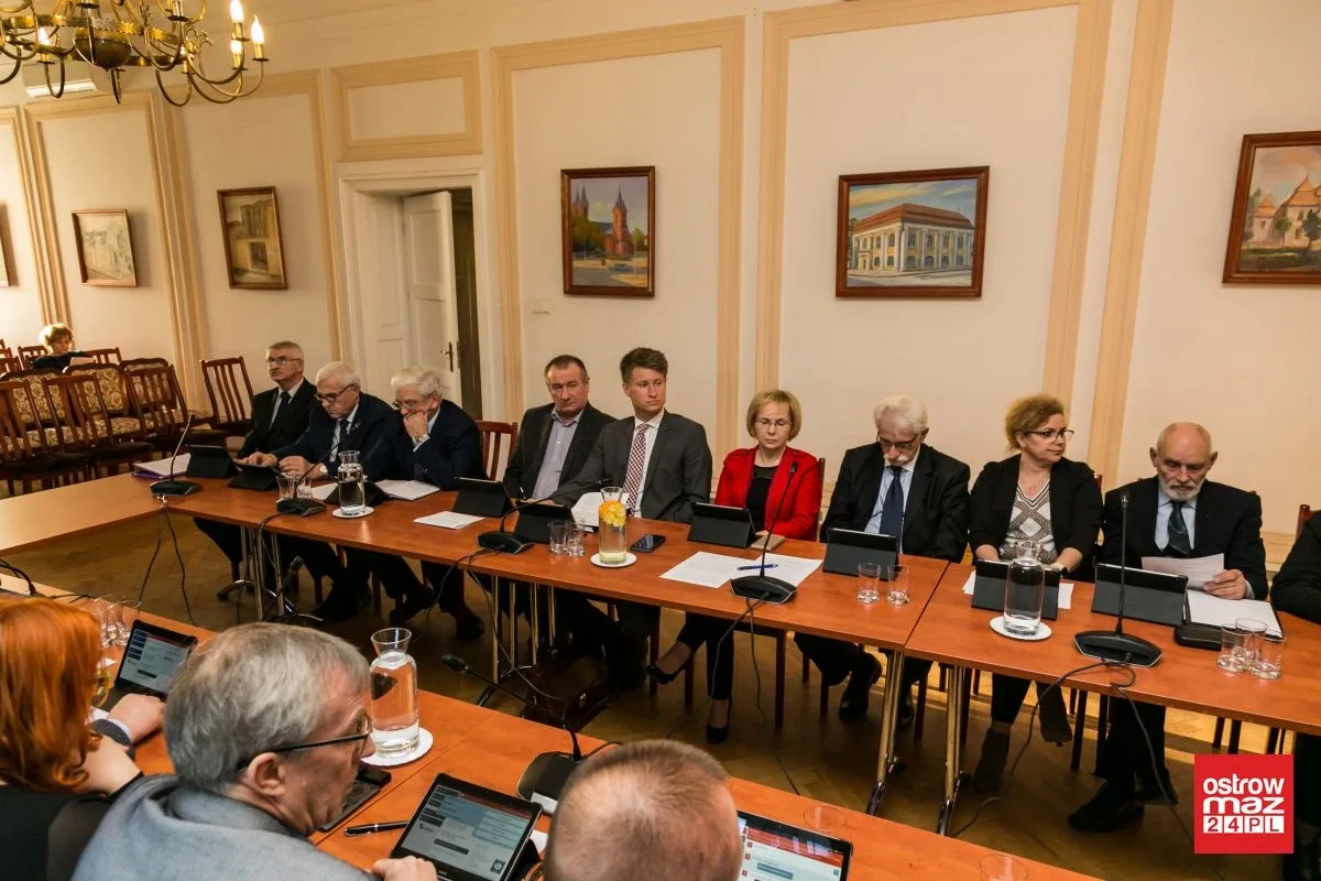 Rada miasta odrzuciła podwyżki opłat za odpady komunalne (zdjęcia, wideo)