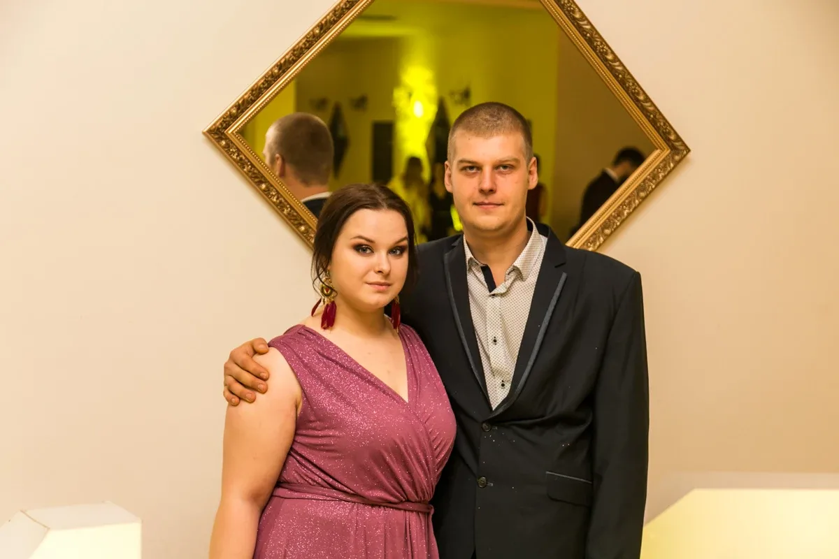 Studniówka maturzystów ostrowskiego Rubinka (zdjęcia, wideo)