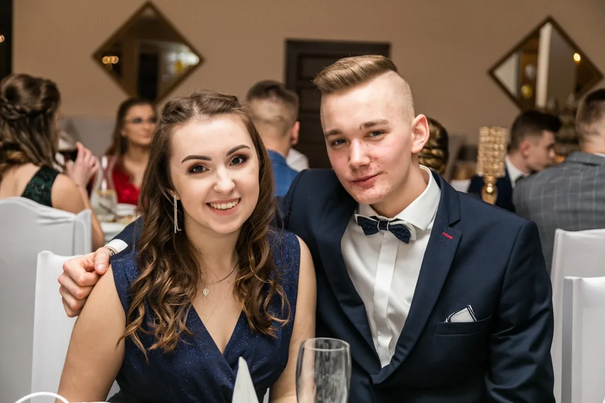Studniówka maturzystów ostrowskiego Rubinka (zdjęcia, wideo)