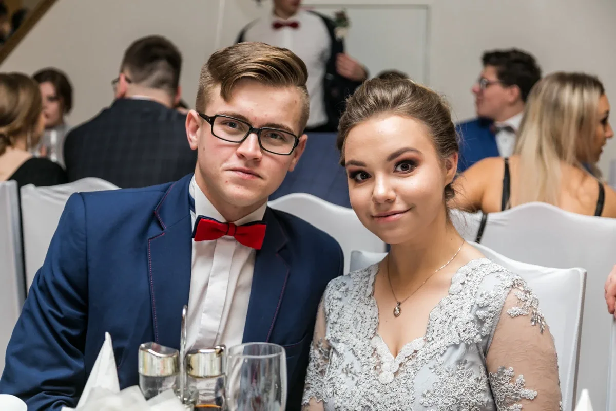 Studniówka maturzystów ostrowskiego Rubinka (zdjęcia, wideo)
