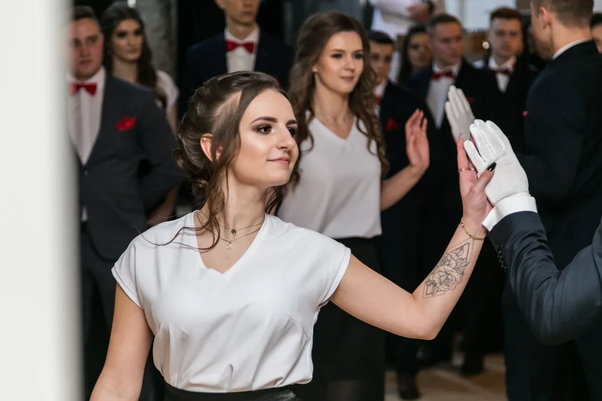 Studniówka maturzystów ostrowskiego Rubinka (zdjęcia, wideo)