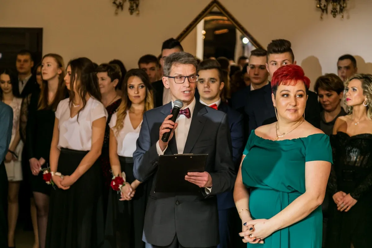 Studniówka maturzystów ostrowskiego Rubinka (zdjęcia, wideo)