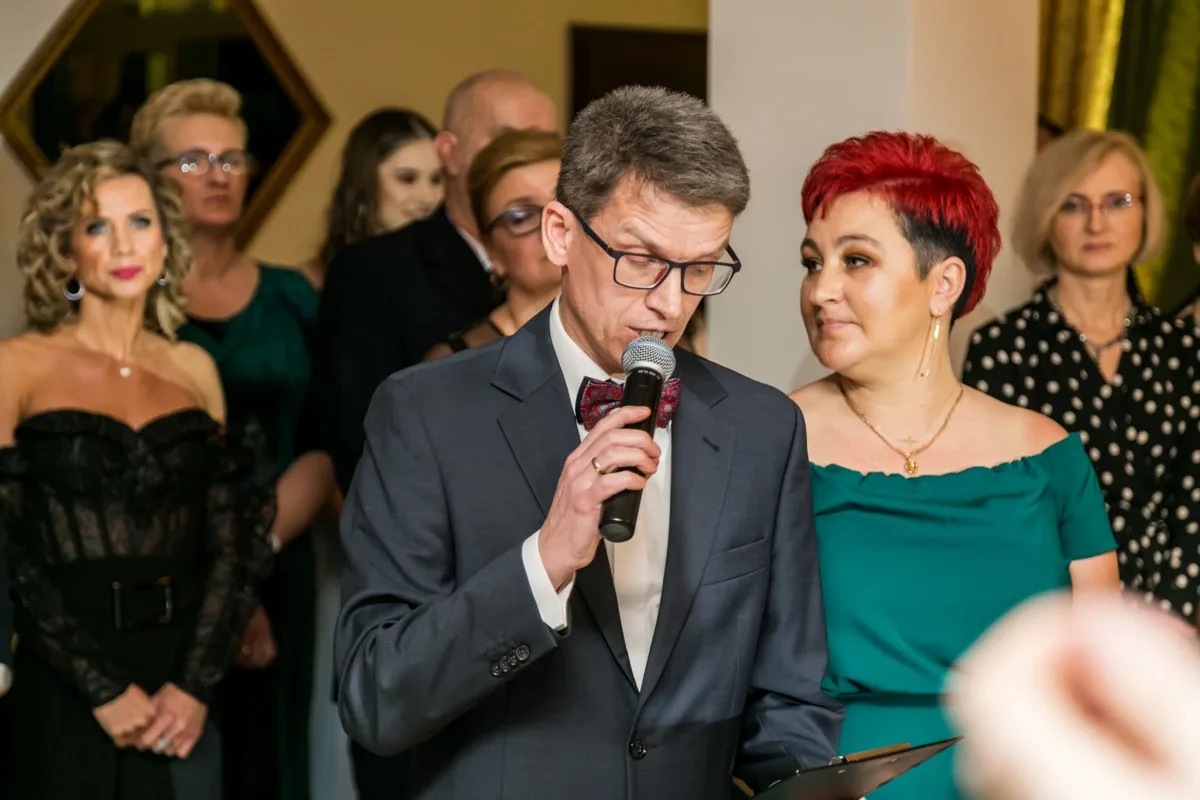 Studniówka maturzystów ostrowskiego Rubinka (zdjęcia, wideo)