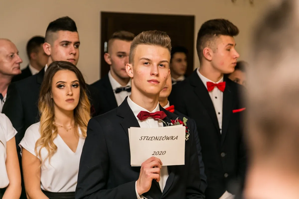 Studniówka maturzystów ostrowskiego Rubinka (zdjęcia, wideo)