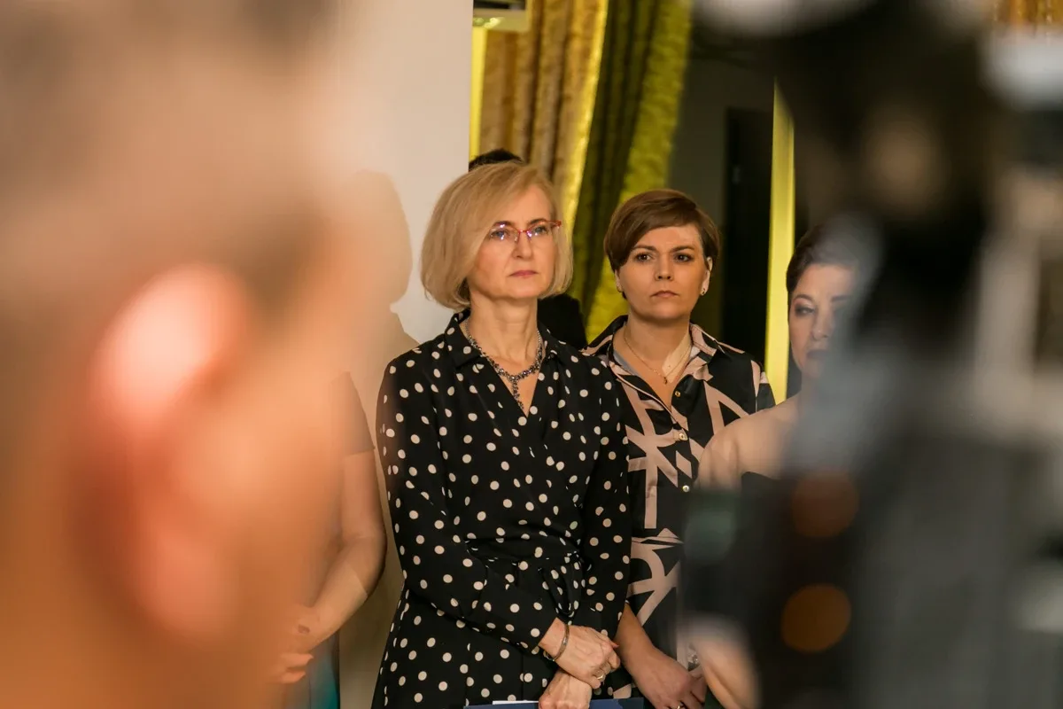 Studniówka maturzystów ostrowskiego Rubinka (zdjęcia, wideo)
