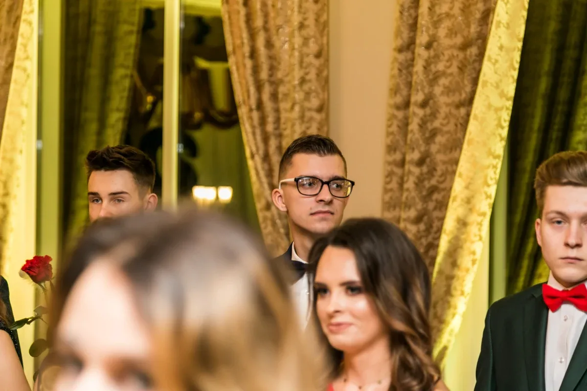 Studniówka maturzystów ostrowskiego Rubinka (zdjęcia, wideo)