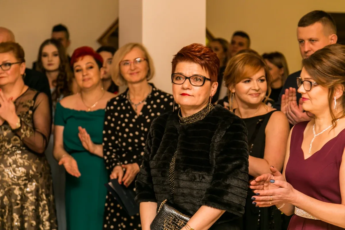 Studniówka maturzystów ostrowskiego Rubinka (zdjęcia, wideo)
