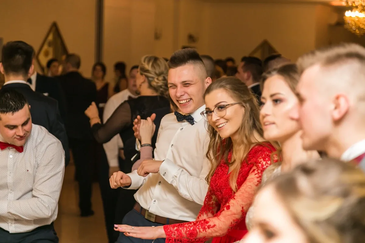 Studniówka maturzystów ostrowskiego Rubinka (zdjęcia, wideo)