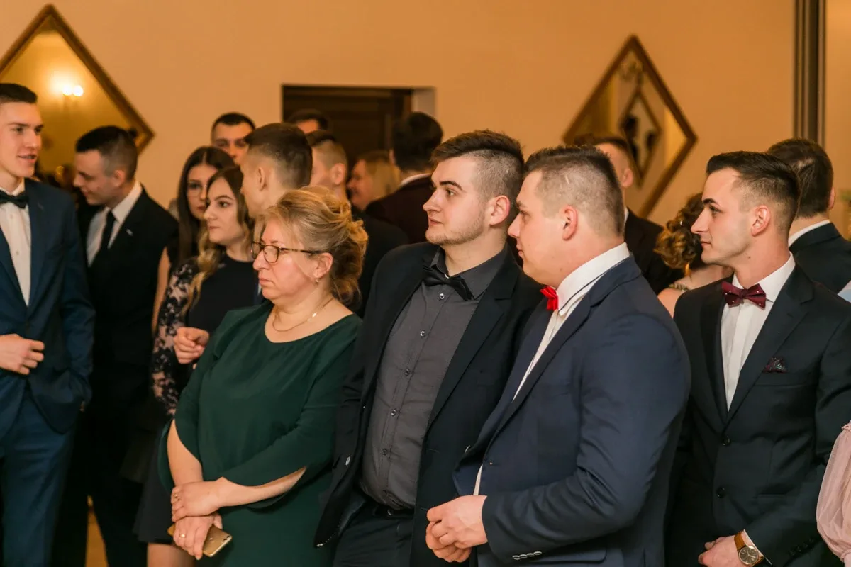 Studniówka maturzystów ostrowskiego Rubinka (zdjęcia, wideo)