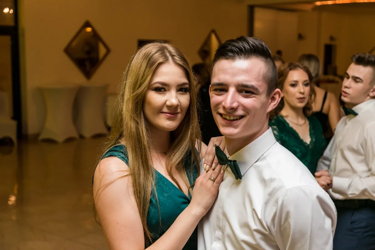 Studniówka maturzystów ostrowskiego Rubinka (zdjęcia, wideo)