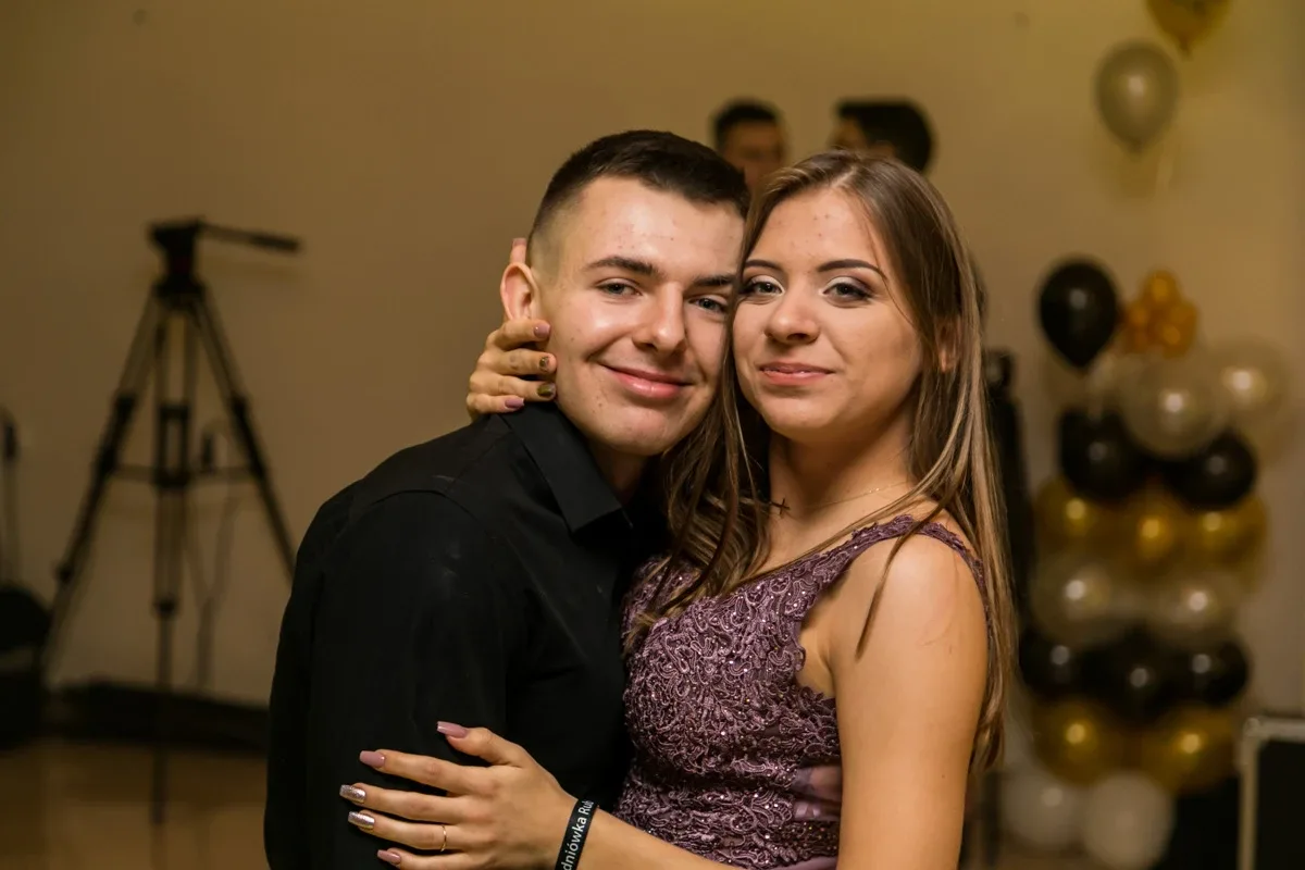 Studniówka maturzystów ostrowskiego Rubinka (zdjęcia, wideo)