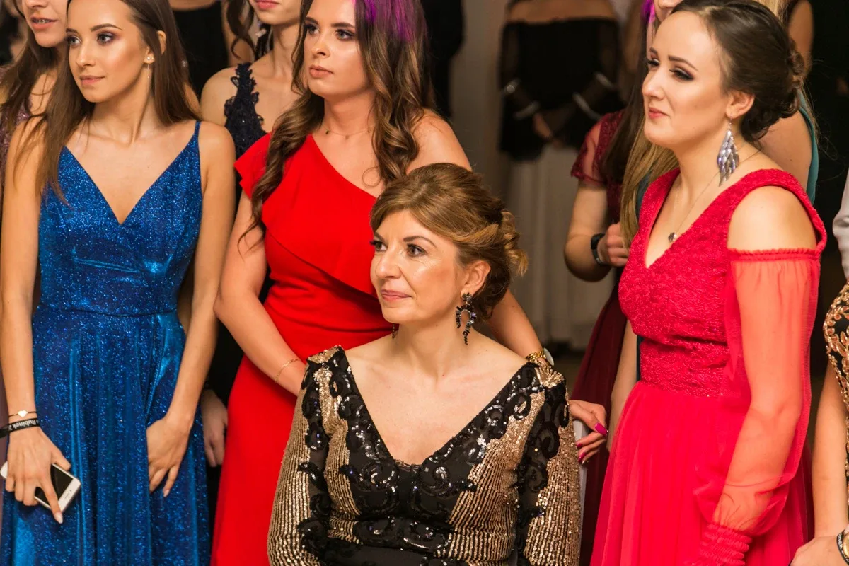 Studniówka maturzystów ostrowskiego Rubinka (zdjęcia, wideo)