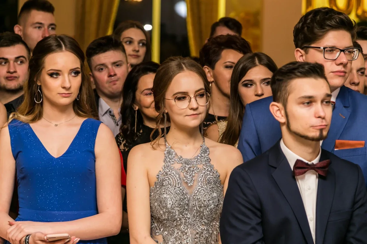 Studniówka maturzystów ostrowskiego Rubinka (zdjęcia, wideo)