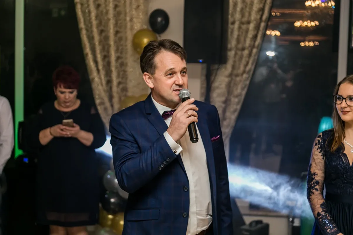 Studniówka maturzystów ostrowskiego Rubinka (zdjęcia, wideo)