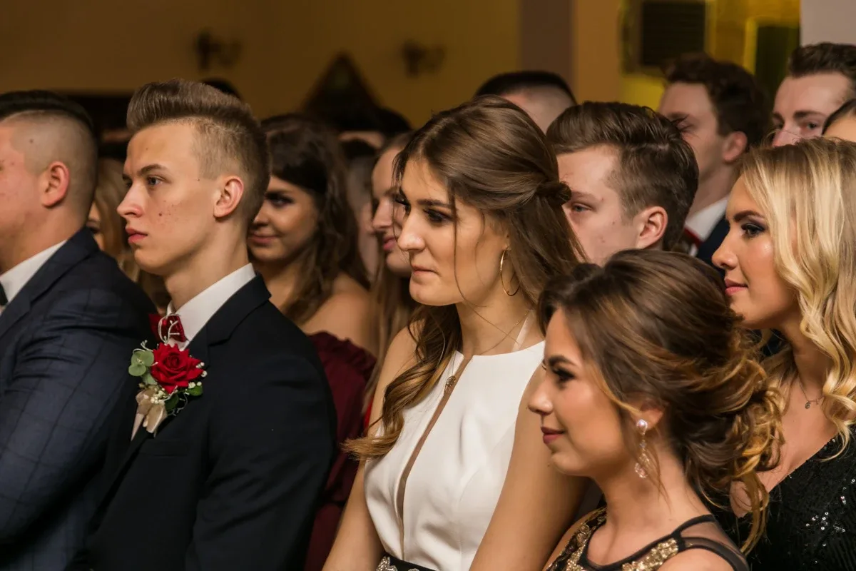 Studniówka maturzystów ostrowskiego Rubinka (zdjęcia, wideo)