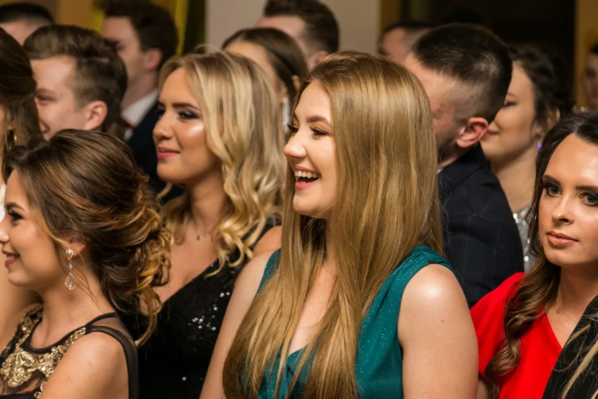 Studniówka maturzystów ostrowskiego Rubinka (zdjęcia, wideo)