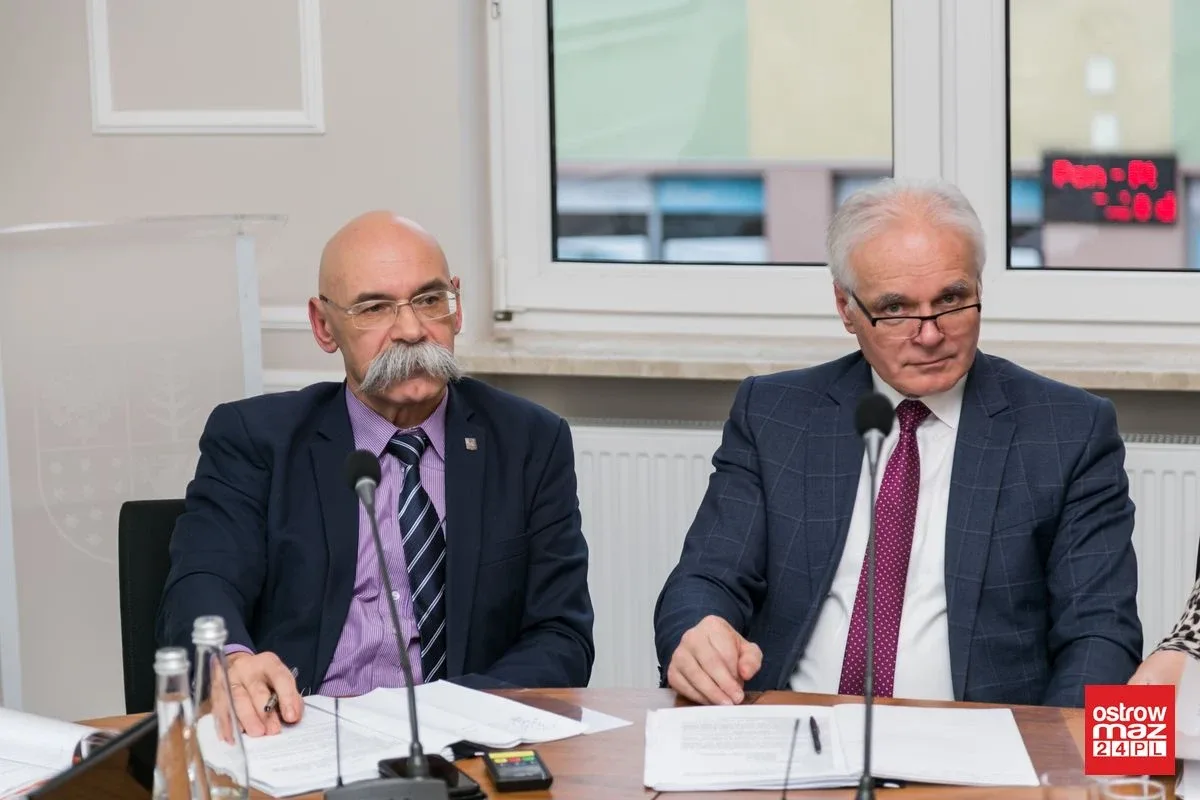 Radni powiatu z większymi dietami (zdjęcia, wideo)