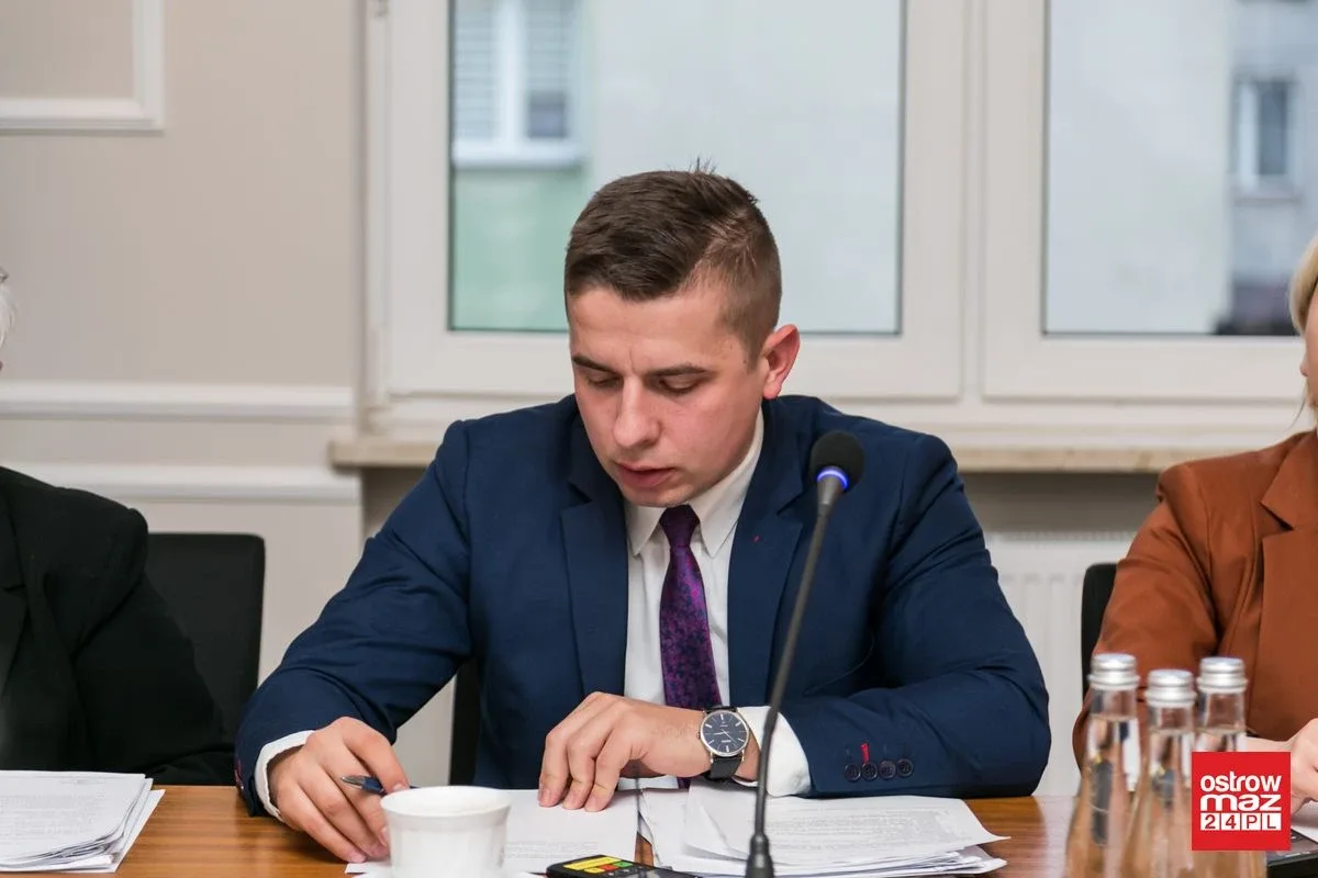 Radni powiatu z większymi dietami (zdjęcia, wideo)