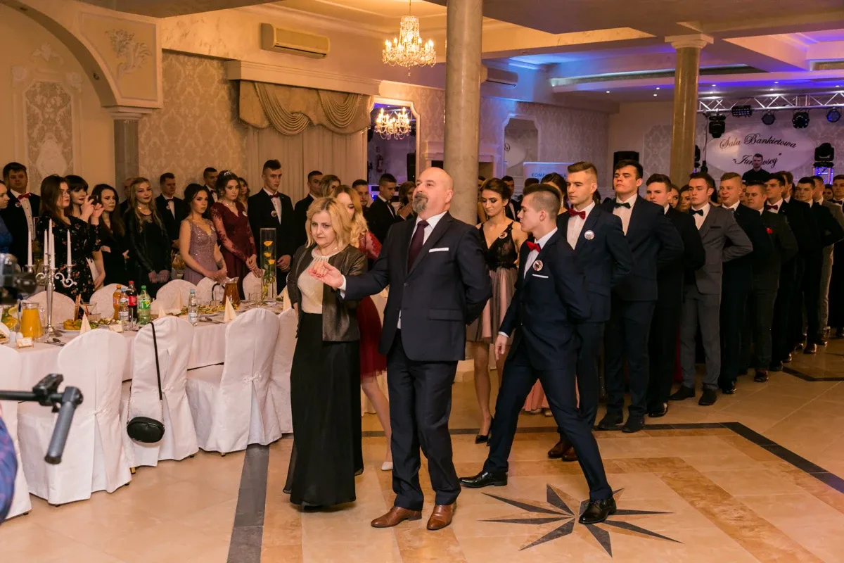 Zobacz studniówkę maturzystów ZS w Małkini (zdjęcia, wideo)