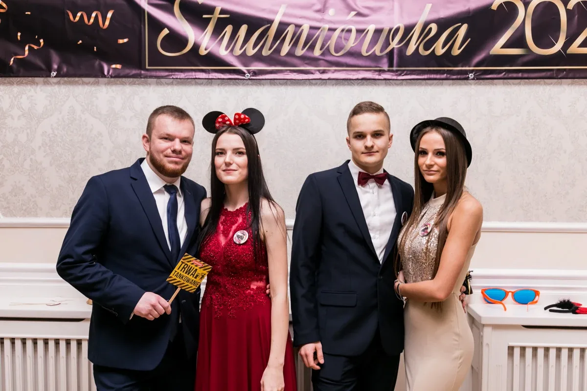 Zobacz studniówkę maturzystów ZS w Małkini (zdjęcia, wideo)