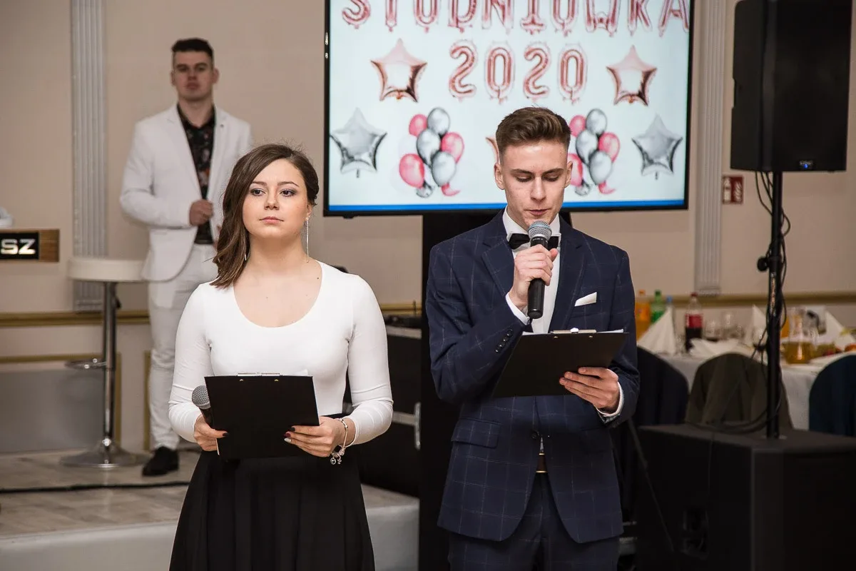 Poloneza czas zacząć - studniówka Ekonomika (zdjęcia, wideo)