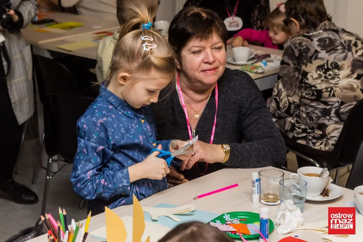 Dzień Babci i Dziadka w ostrowskiej bibliotece (zdjęcia)