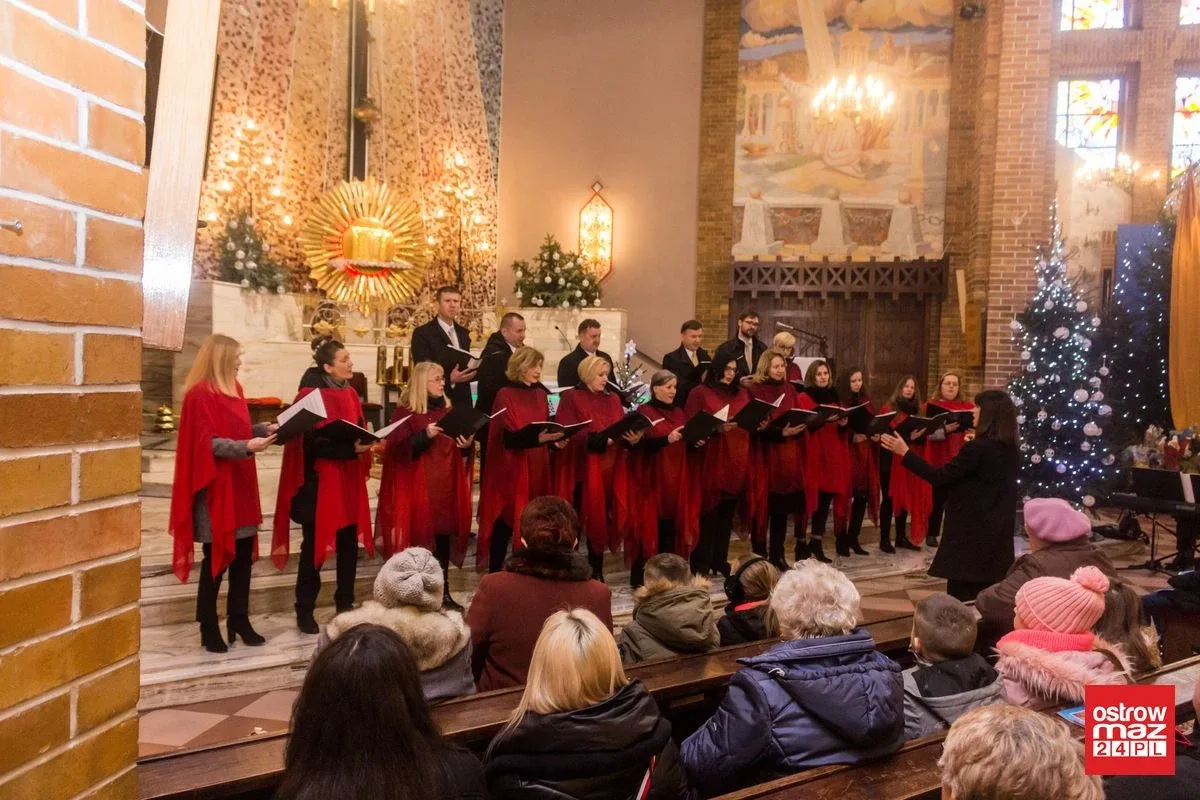 Koncert ostrołęckiego chóru w Małkini Górnej (zdjęcia)