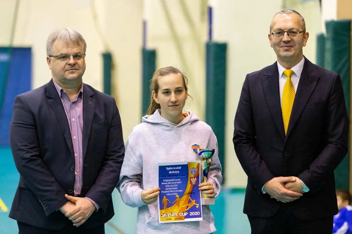 KS Raszyn zdominował Jantar Cup. Grała też Ostrovia (zdjęcia, wideo)