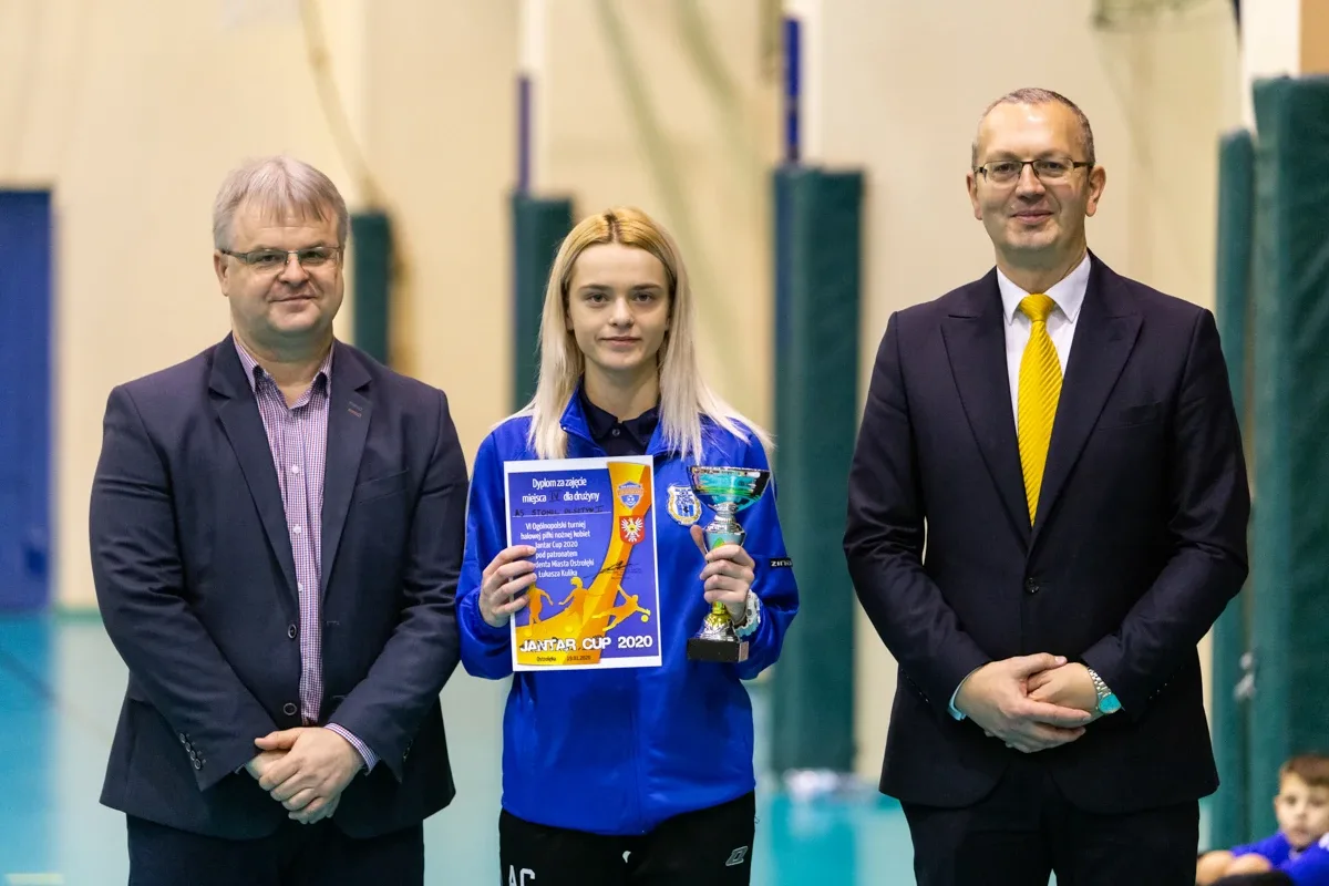 KS Raszyn zdominował Jantar Cup. Grała też Ostrovia (zdjęcia, wideo)