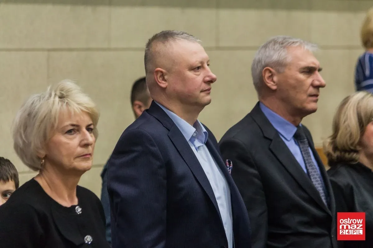 Ślubowanie klasy sportowej ostrowskiej "dwójki" (zdjęcia, wideo)
