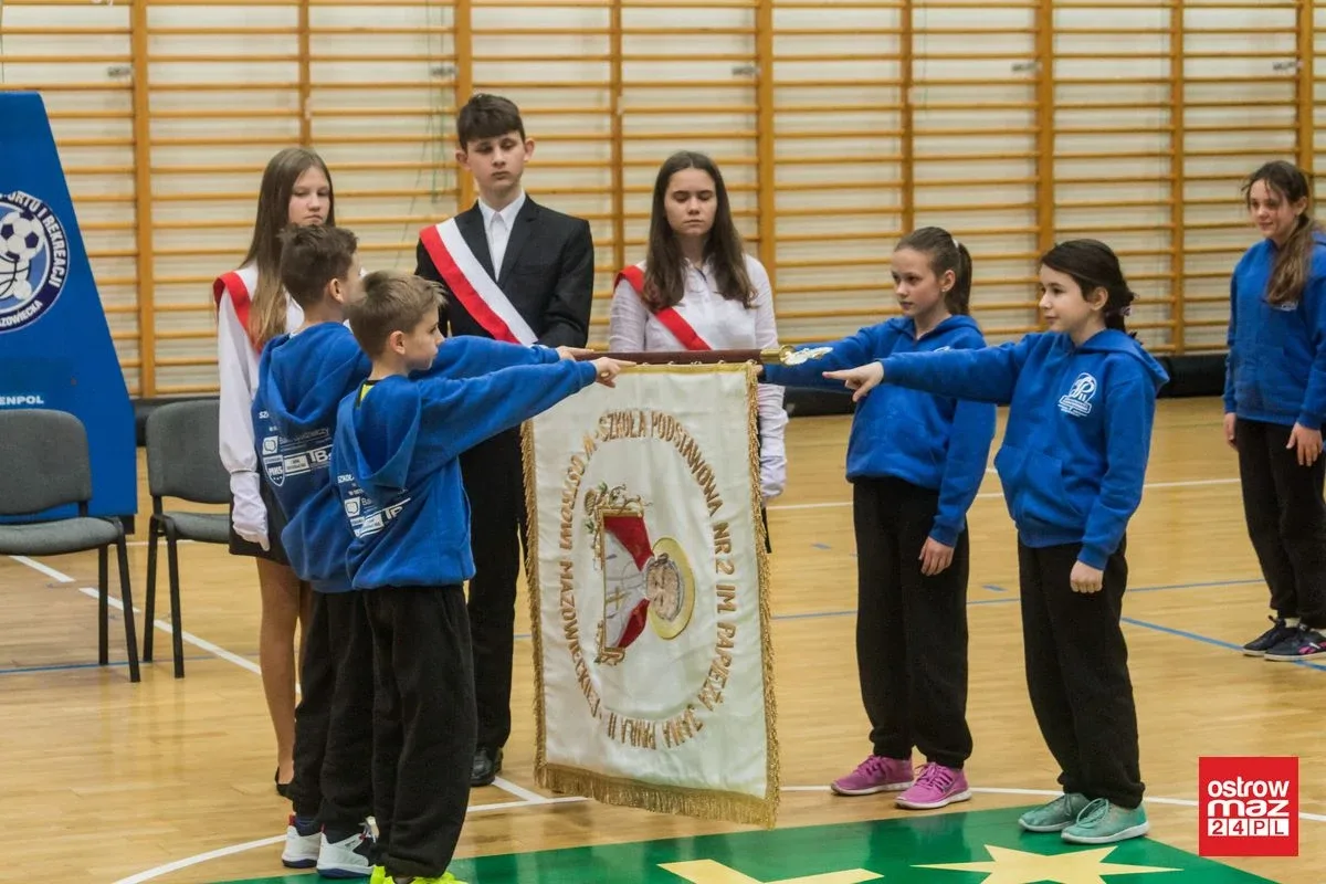 Ślubowanie klasy sportowej ostrowskiej "dwójki" (zdjęcia, wideo)