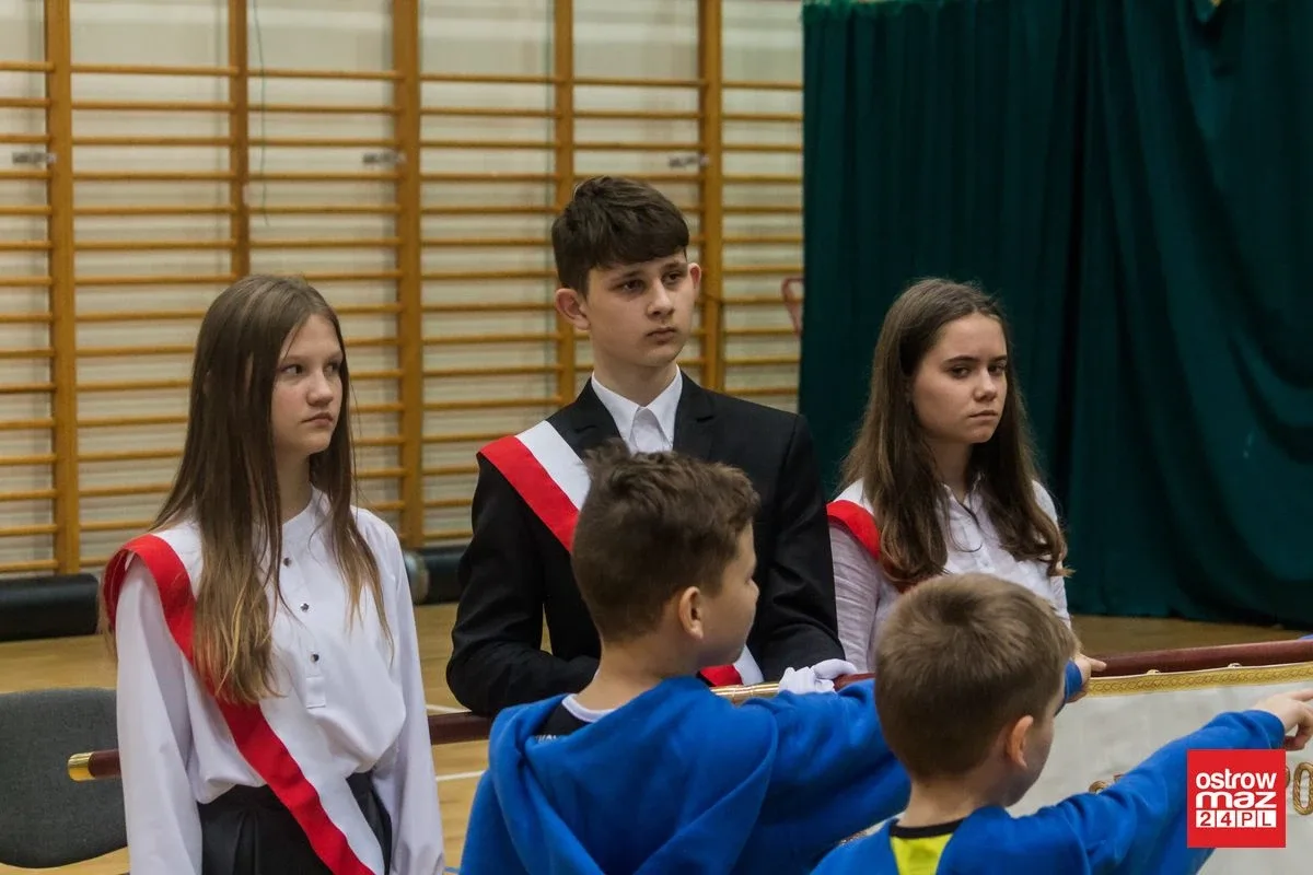 Ślubowanie klasy sportowej ostrowskiej "dwójki" (zdjęcia, wideo)