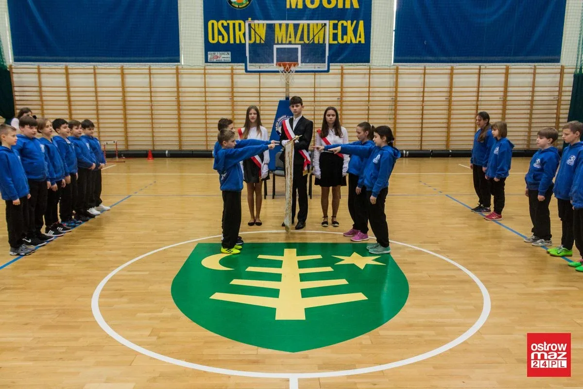 Ślubowanie klasy sportowej ostrowskiej "dwójki" (zdjęcia, wideo)