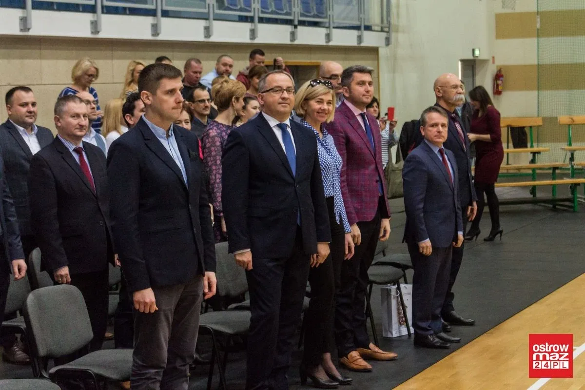 Ślubowanie klasy sportowej ostrowskiej "dwójki" (zdjęcia, wideo)