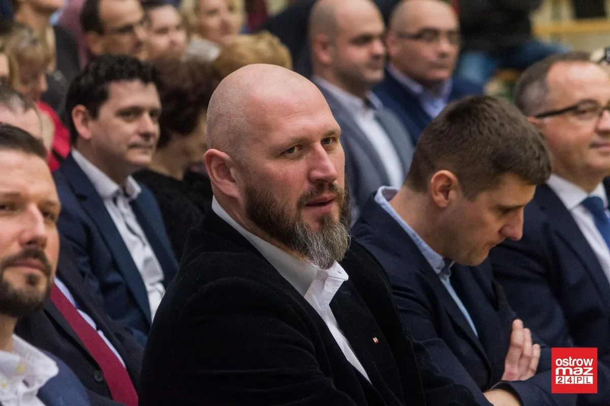 Ślubowanie klasy sportowej ostrowskiej "dwójki" (zdjęcia, wideo)